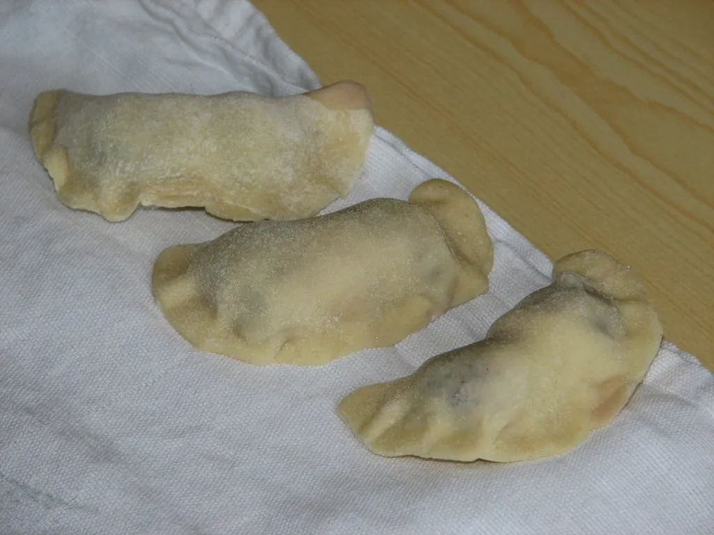 Pierogi z wiśniami