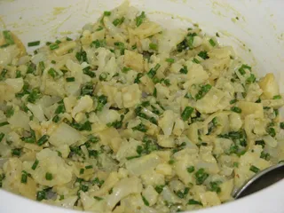 Sałatka kalafiorowo-czosnkowa do grilla - 8