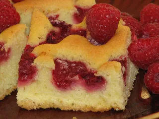 Szybkie ciasto na różne sposoby - to jest z malinami - 3