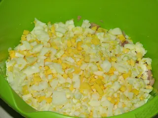 Ziołowa sałatka z wędzonym kurczakiem - 5
