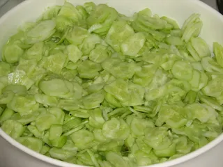 Czosnkowe ogóreczki - 5