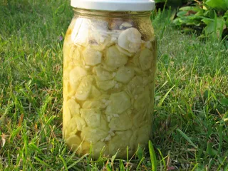 Czosnkowe ogóreczki - 10
