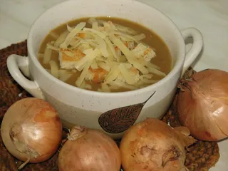 Zupa cebulowa krem z grzankami - 10