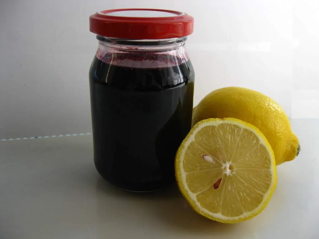 Syrop z owoców czarnego bzu