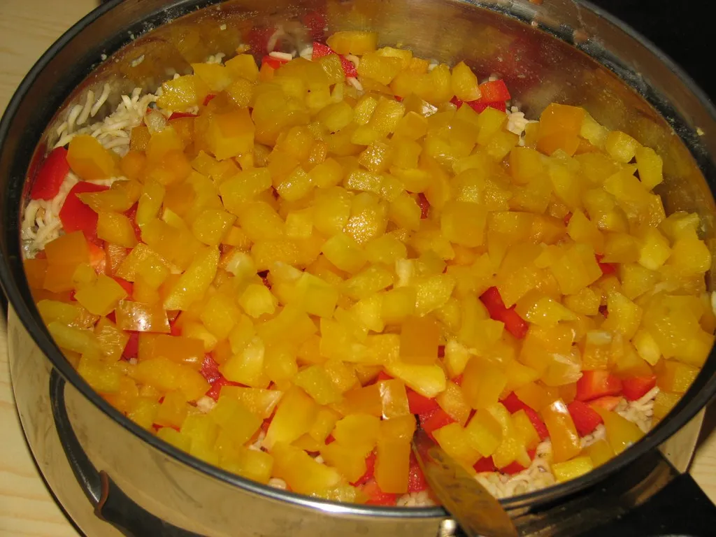 Szybka sałatka z zupek chińskich