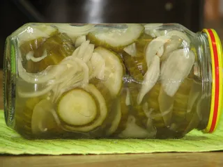 Sałatka z ogórków szklarniowych w occie - 3