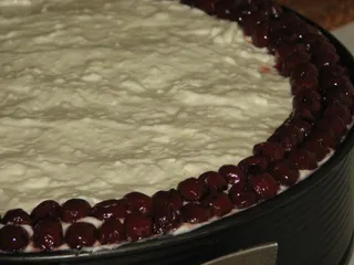 Tort serowo-wiśniowy z galaretką - 11