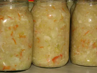 Kapusta kiszona z marchewką i kminkiem - 4