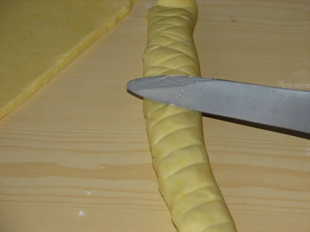 Kruche paszteciki z pieczarkami