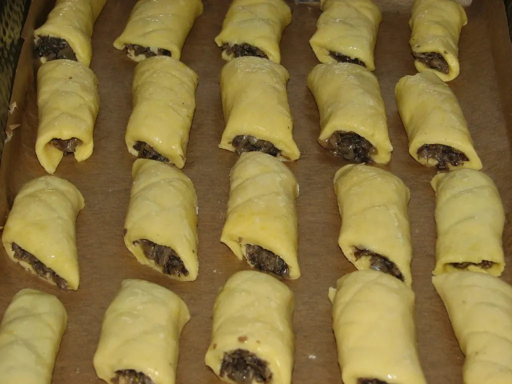 Kruche paszteciki z pieczarkami