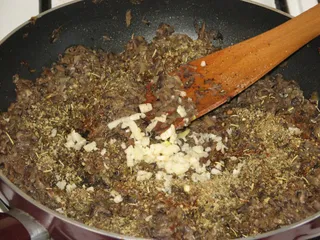 Kruche paszteciki z pieczarkami - 8