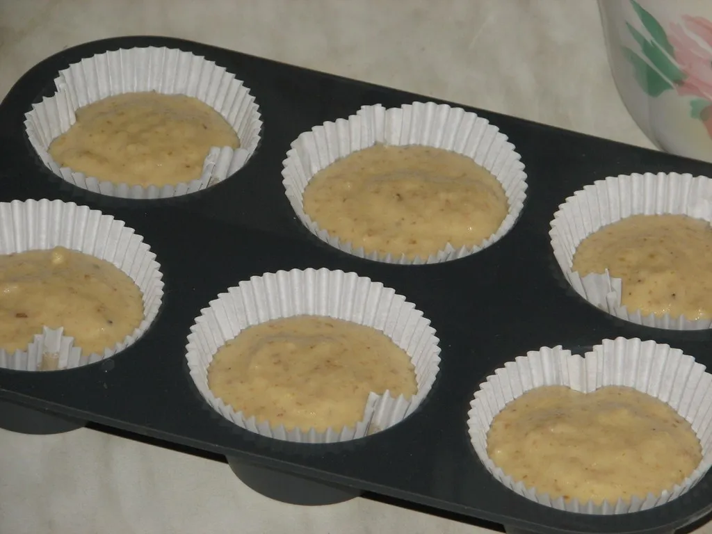 Orzechowe muffinki z lukrem