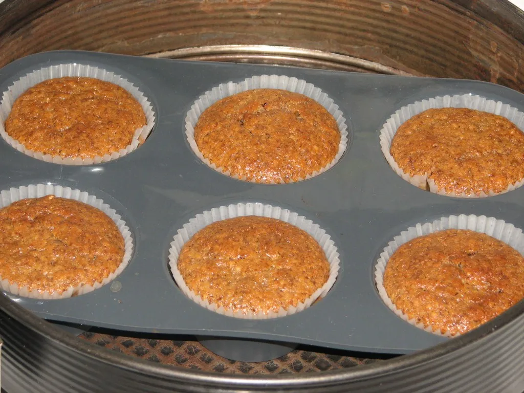 Orzechowe muffinki z lukrem