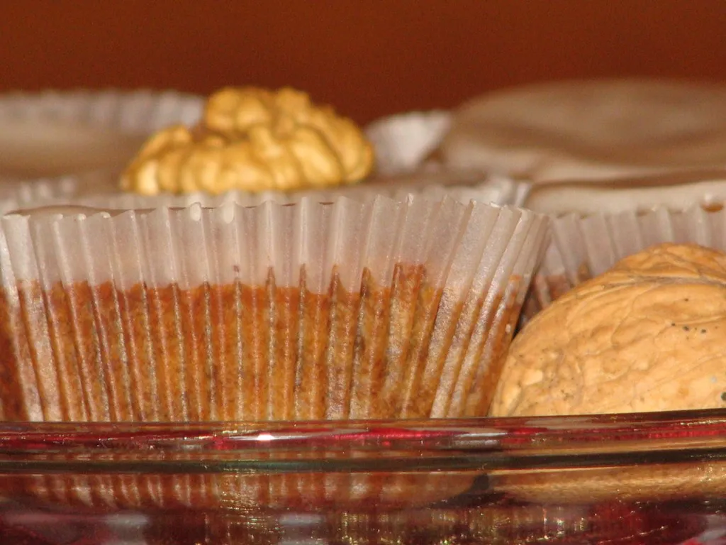 Orzechowe muffinki z lukrem