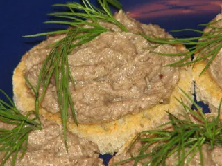 Sylwestrowe grzanki z pieczarkową pastą - 2