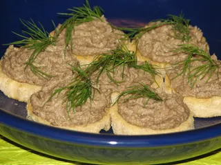 Sylwestrowe grzanki z pieczarkową pastą - 15
