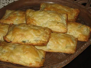 Pakieciki z brokułem i pieczarkami w cieście francuskim - 12