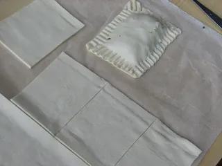 Pakieciki z brokułem i pieczarkami w cieście francuskim - 8