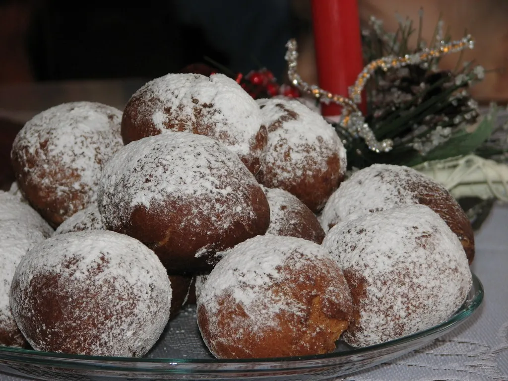 Szybkie pączki z lodówki