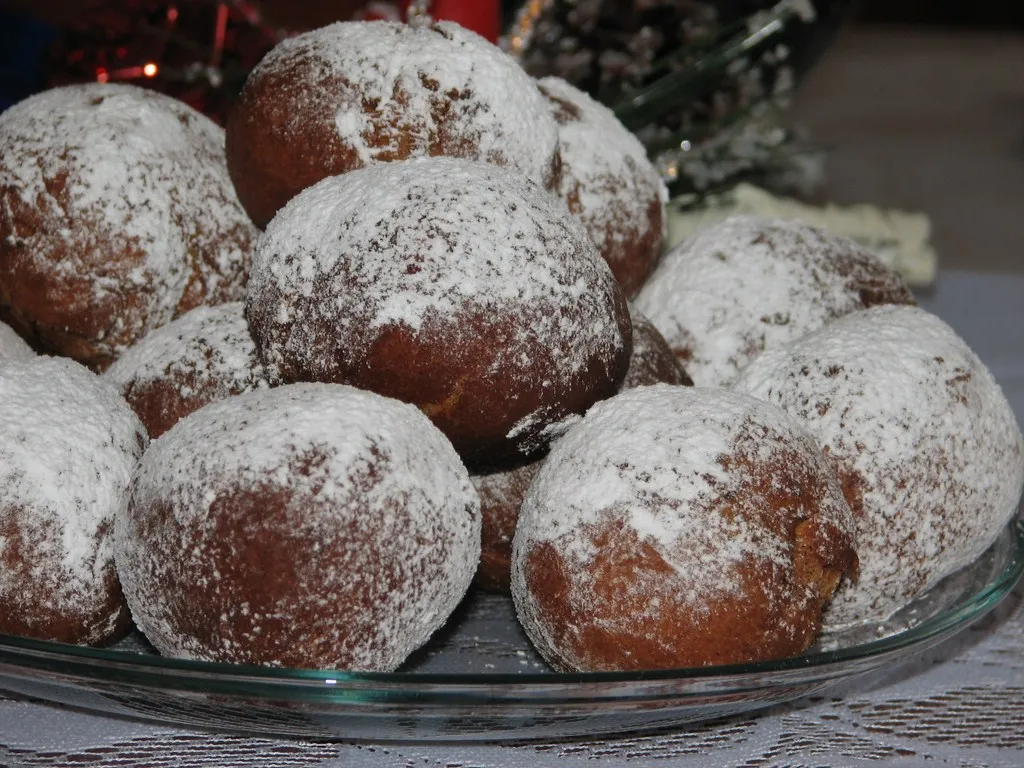 Szybkie pączki z lodówki