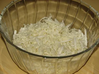 Sałatka z kapusty pekińskiej, mielonego mięsa i mozzarelli - 4