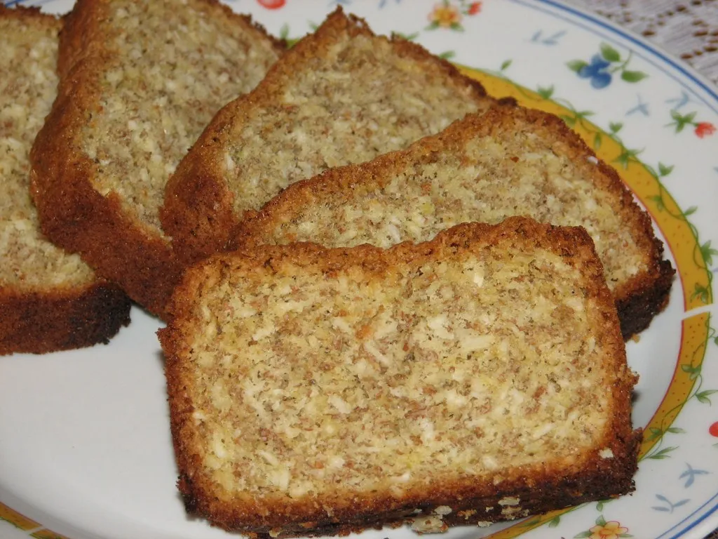 Babka rumowa z otrębami i wiórkami kokosowymi
