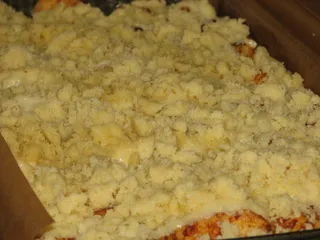 Ciasto drożdżowe z jabłkami, budyniem i kruszonką - 14