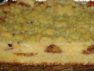 Ciasto drożdżowe z jabłkami, budyniem i kruszonką - 15