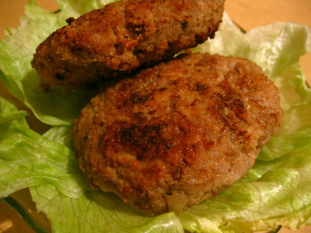 Kotlety mielone z suszonymi pomidorami