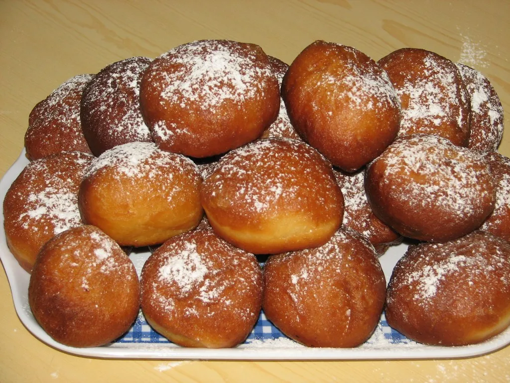 Pączki na gazowanej wodzie