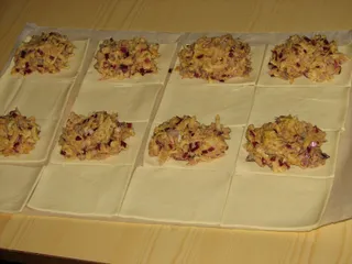 Pakieciki z szynką i żółtym serem w cieście francuskim - 9