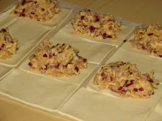 Pakieciki z szynką i żółtym serem w cieście francuskim - 10