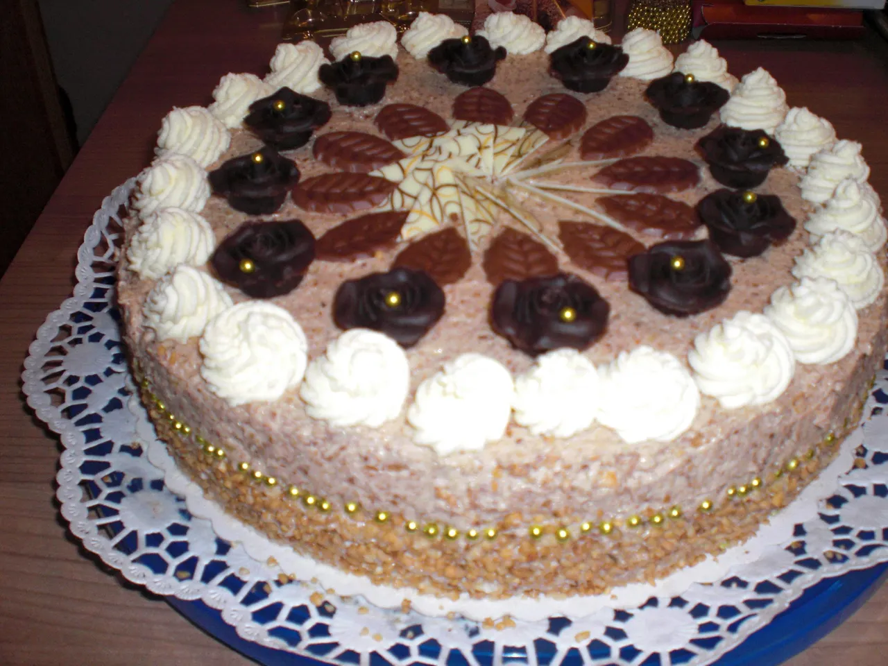 Tort Orzechowo-Rumowy