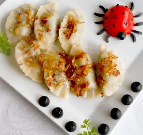 Pierogi z grzybami i kapustą