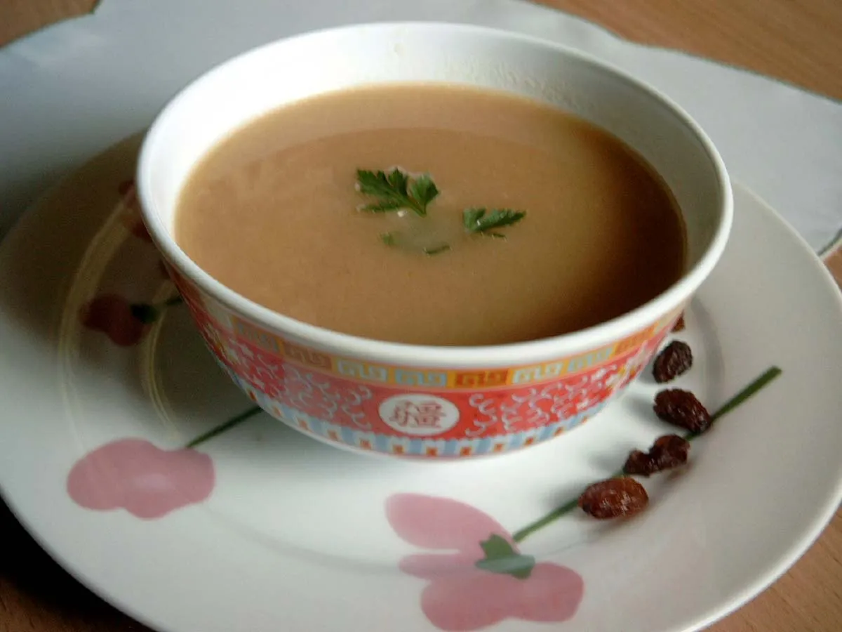 Zupa cebulowa z białym winem