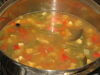 Dietetyczna zupa gulaszowa drobiowa na kolorowo - 6