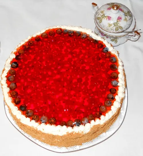Tort porzeczkowo-borówkowy