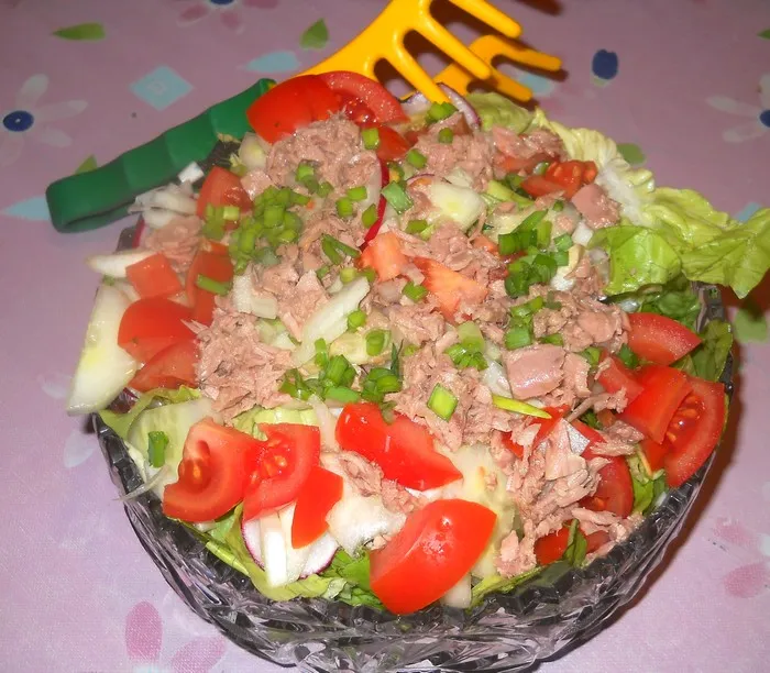 Sałatka z tuńczykiem