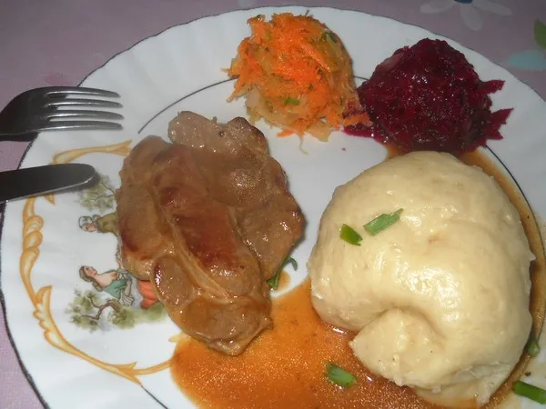 Karkówka z pyzami