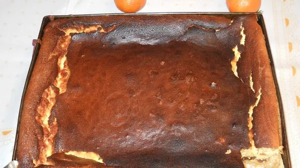 Sernik z brzoskwiniami