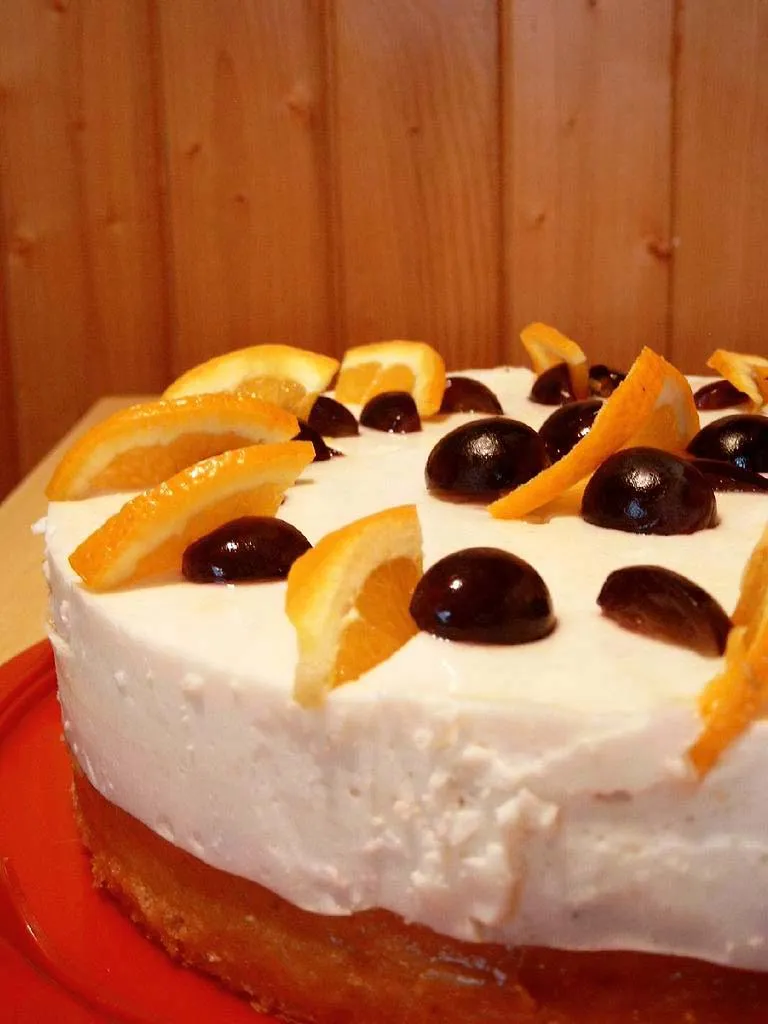 Tort jogurtowy