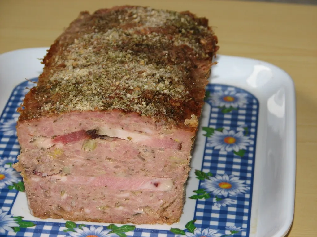 Warstwowa pieczeń z boczkiem