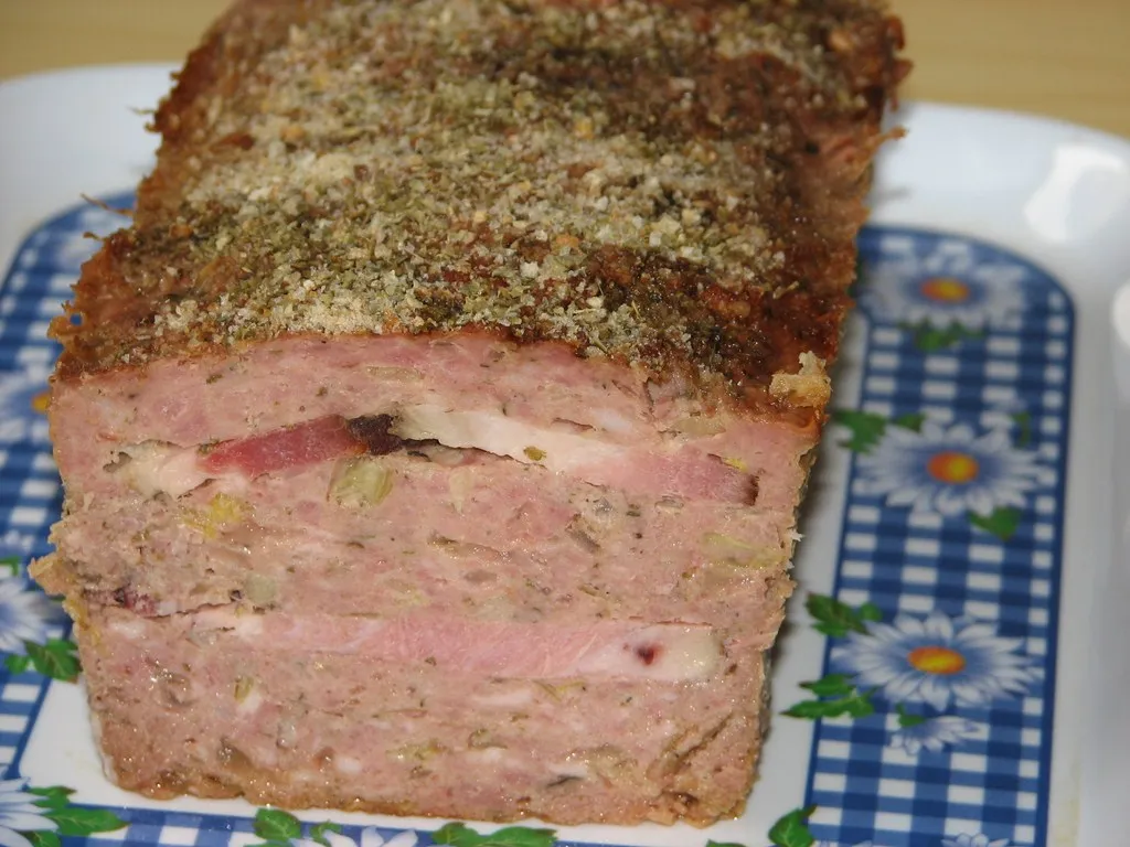 Warstwowa pieczeń z boczkiem