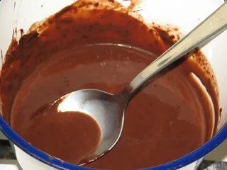 Wielkanocny mazurek z pyszną kajmakową masą - 11