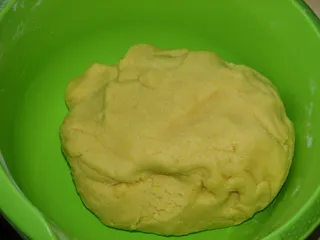 Wielkanocny mazurek z pyszną kajmakową masą - 4