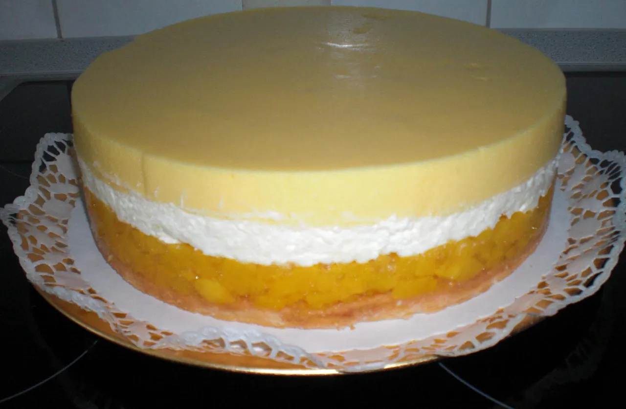 Tort Brzoskwinia-Maracuja