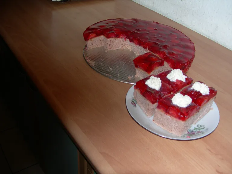 Ciasto truskawkowe z galaretką