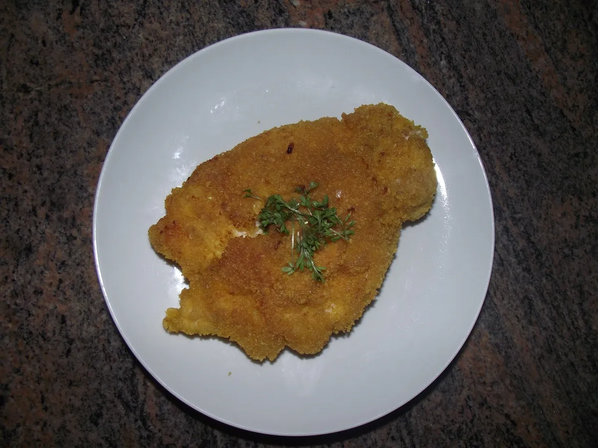 Filet z piersi kurczaka w płatkach kukurydzianych