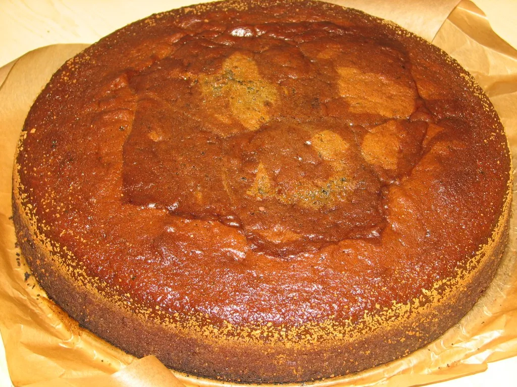 Szybkie i wilgotne ciasto z dżemem jagodowym