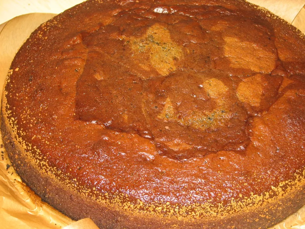 Szybkie i wilgotne ciasto z dżemem jagodowym